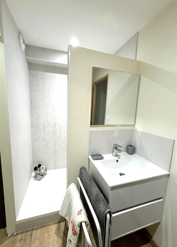 Maison - 215 m² - 8 pièces