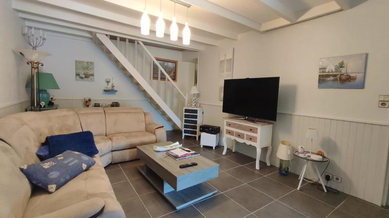 Maison - 240 m² - 11 pièces