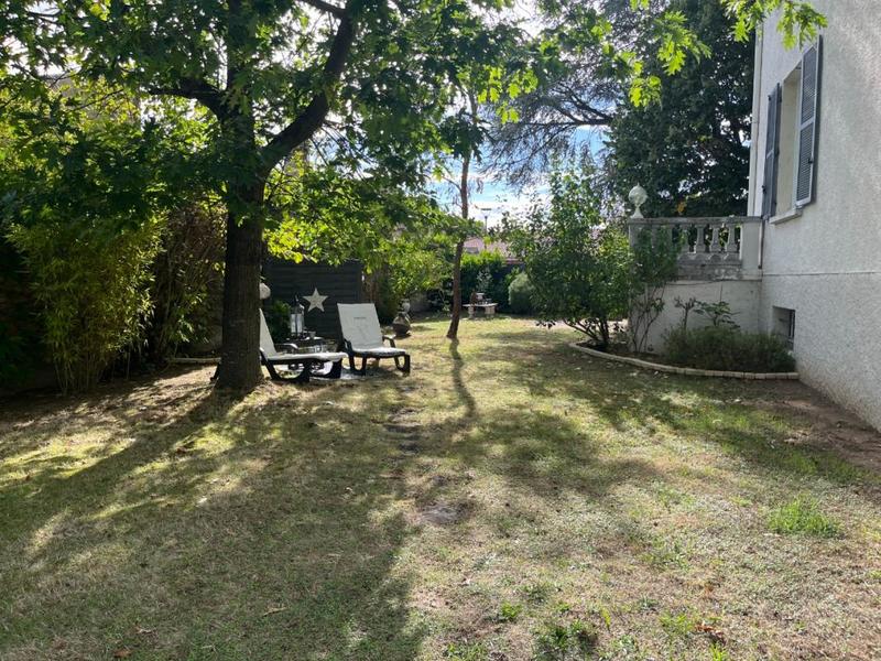 Maison - 252 m² - 9 pièces