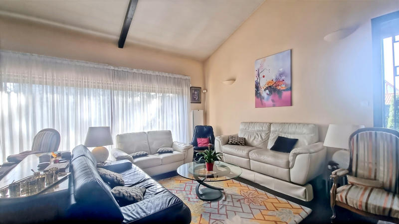 Maison - 295 m² - 6 pièces