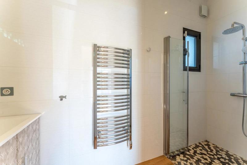 Maison - 180 m² - 7 pièces