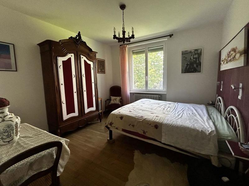 Maison - 158 m² - 9 pièces