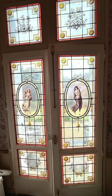 Maison - 337 m² - 12 pièces