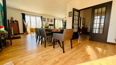 Maison - 186 m² - 7 pièces