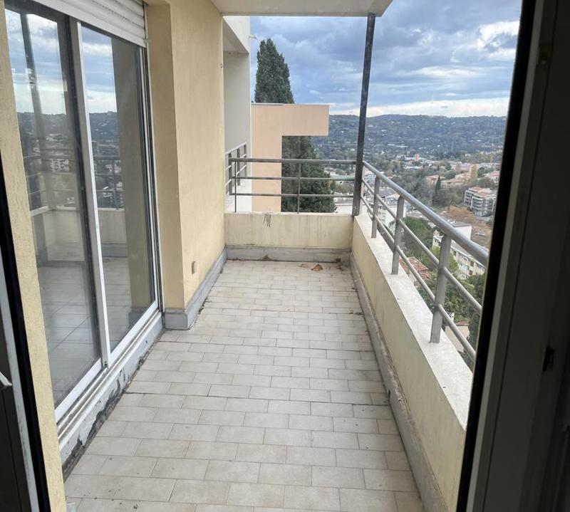 Appartement - 77 m² - 4 pièces