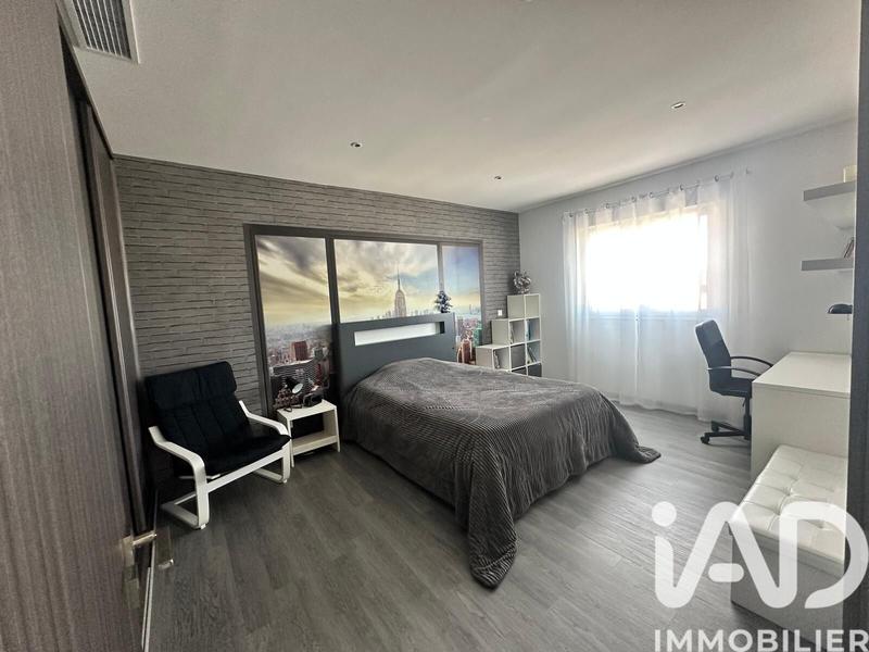 Maison - 328 m² - 6 pièces