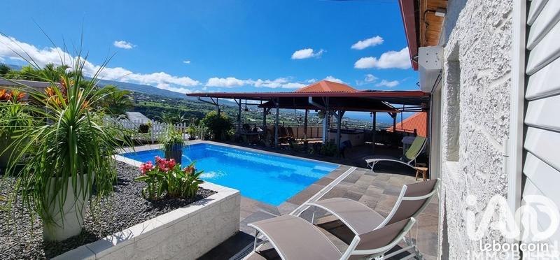 Maison - 242 m² - 6 pièces