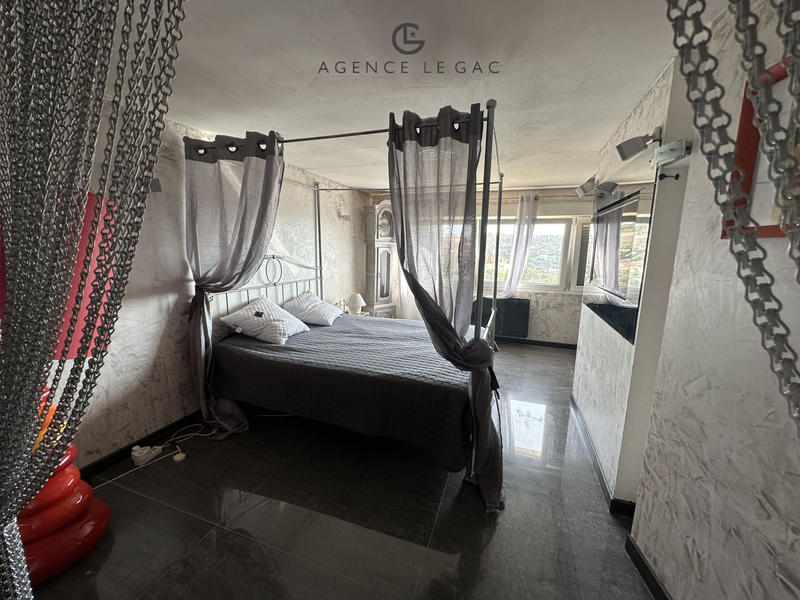 Villa - 317 m² - 7 pièces