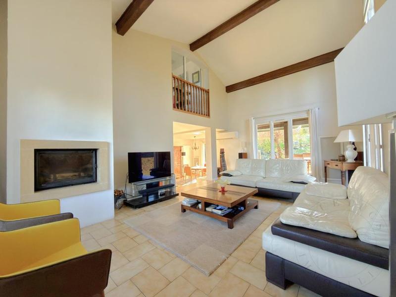 Maison - 151 m² - 6 pièces