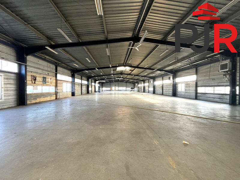 Local d'activités - 1 582 m²