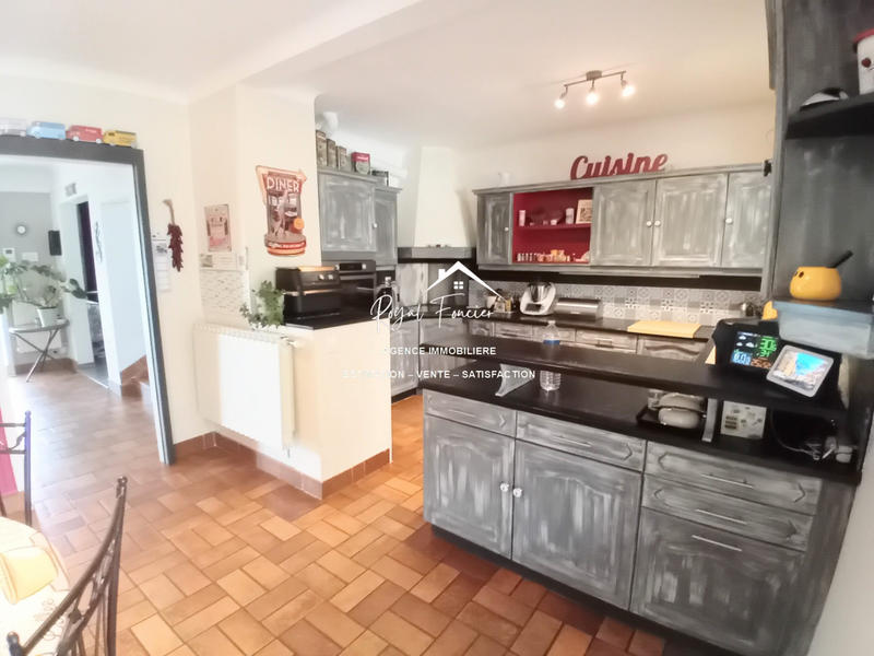 Maison traditionnelle - 296 m² - 12 pièces