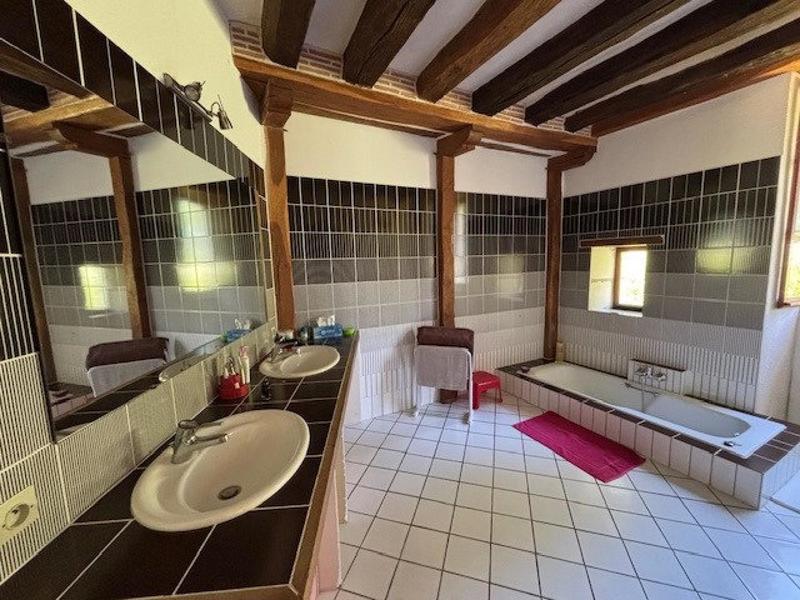 Maison - 230 m² - 8 pièces