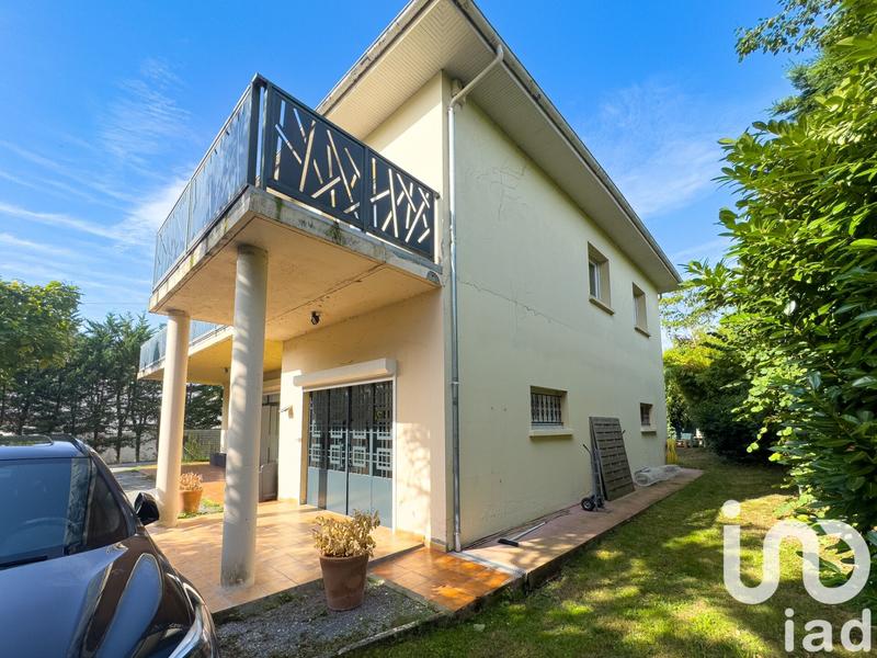 Maison - 262 m² - 10 pièces