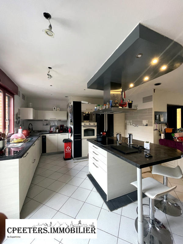 Maison - 140 m² - 5 pièces