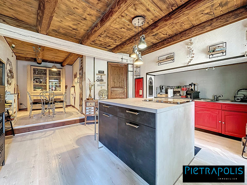 Maison - 278 m² - 6 pièces