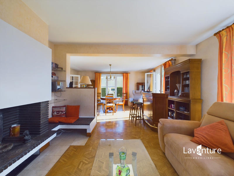 Maison traditionnelle - 145 m² - 7 pièces