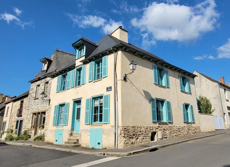 Maison - 180 m² - 7 pièces
