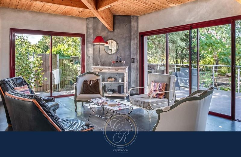 Maison - 277 m² - 8 pièces