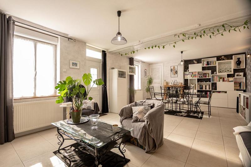 Maison - 186 m² - 8 pièces