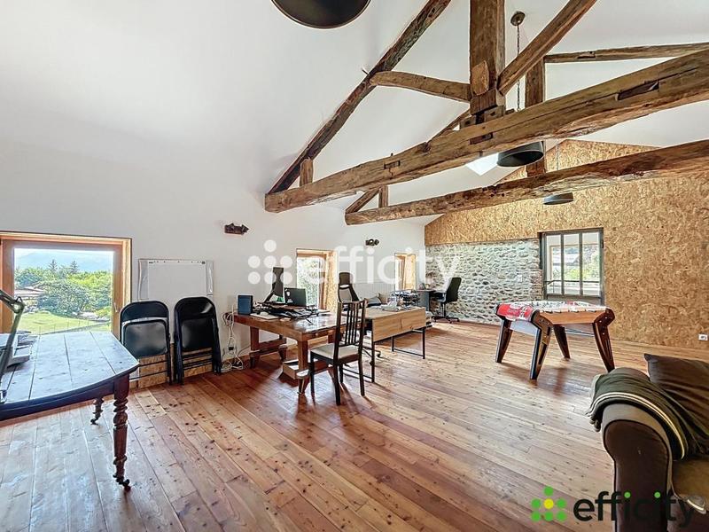 Maison - 390 m² - 12 pièces