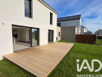 Maison - 121 m² - 6 pièces