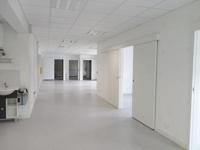 Bureau - 191 m² - 9 pièces