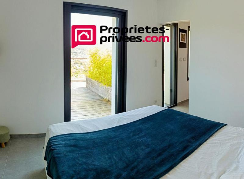 Propriété - 225 m² - 8 pièces