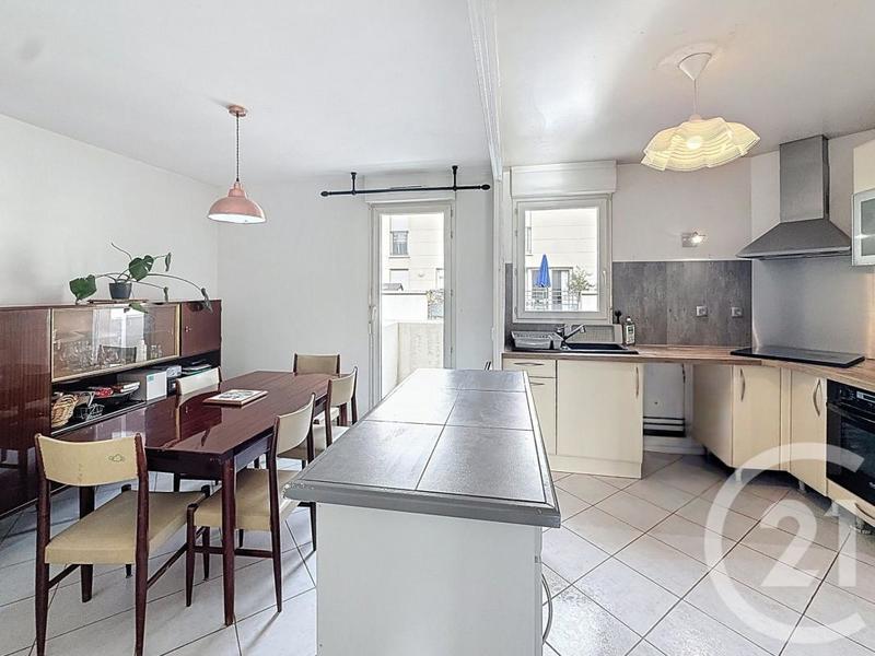 Appartement - 80 m² - 4 pièces