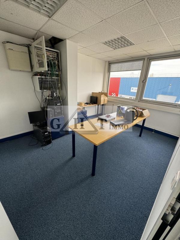 Entrepôt - 1 504 m²