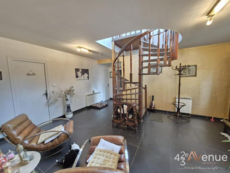 Appartement - 161 m² - 5 pièces