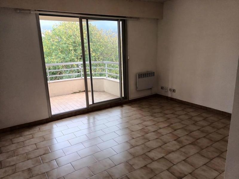 Studio - 25 m² - 1 pièce