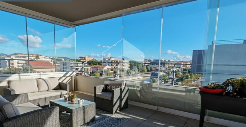 Appartement - 98 m² - 4 pièces