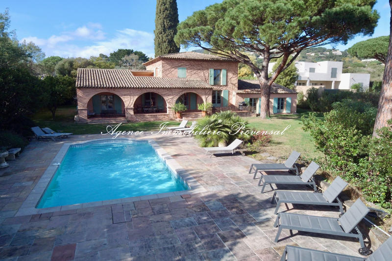 Villa - 300 m² - 8 pièces