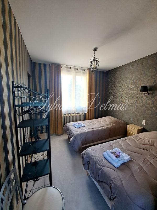 Château - 2 000 m² - 50 pièces