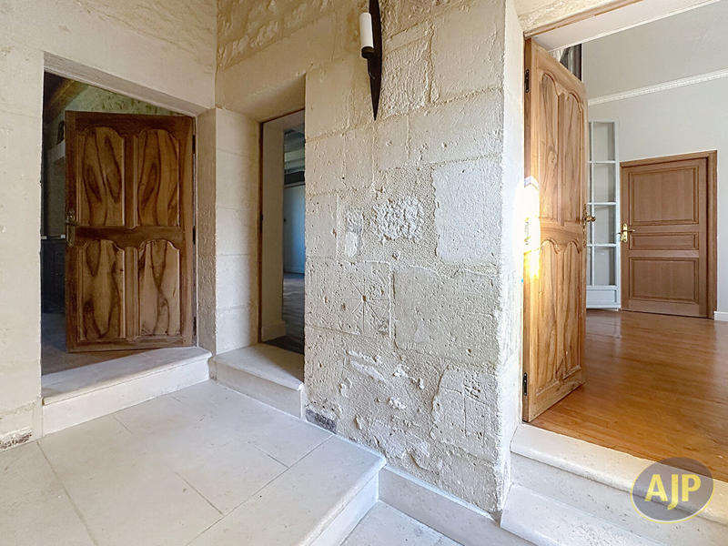 Maison - 272 m² - 9 pièces