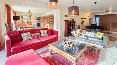 Maison - 245 m² - 7 pièces