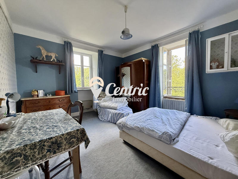 Maison - 275 m² - 13 pièces