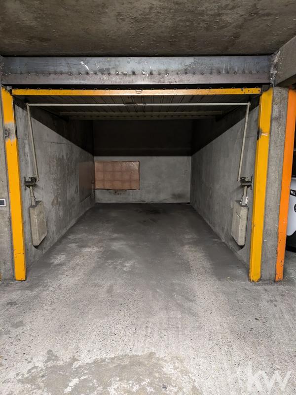 Parking / Garage - 14 m²