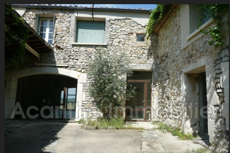 Maison - 300 m² - 6 pièces