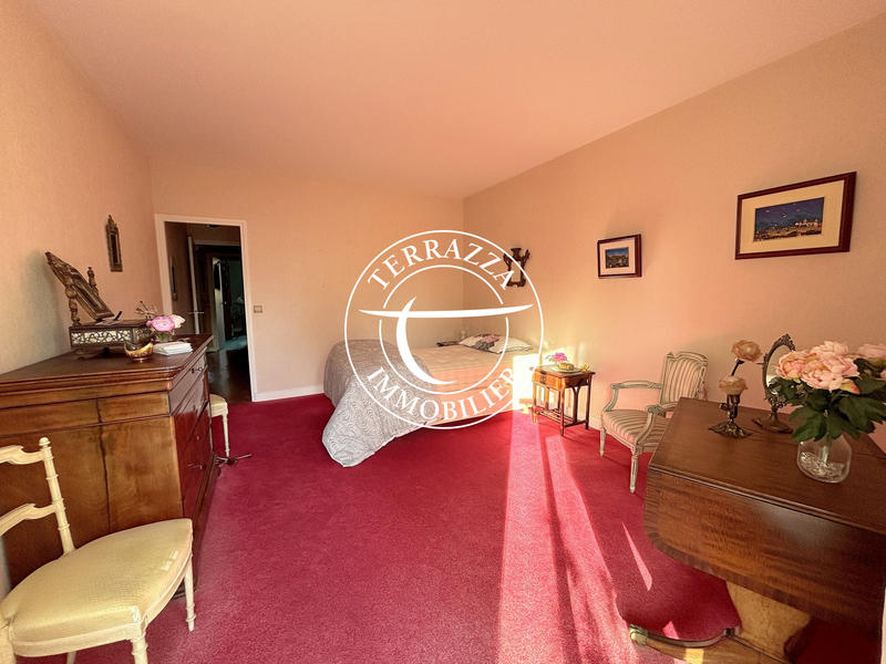 Appartement - 137 m² - 5 pièces