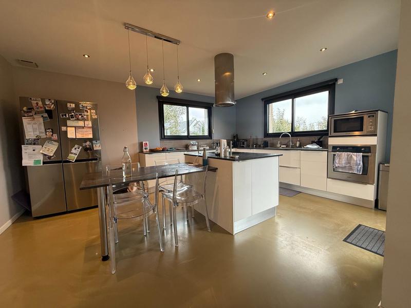 Maison - 180 m² - 7 pièces