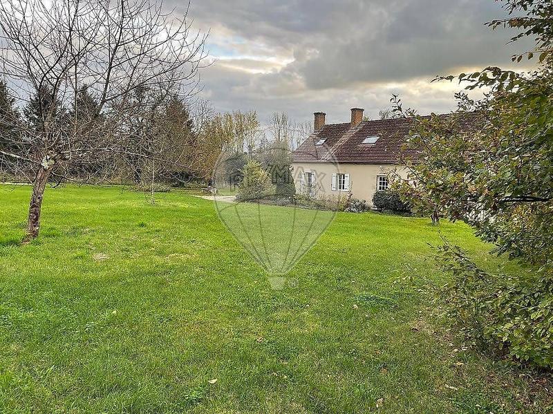 Maison - 212 m² - 7 pièces