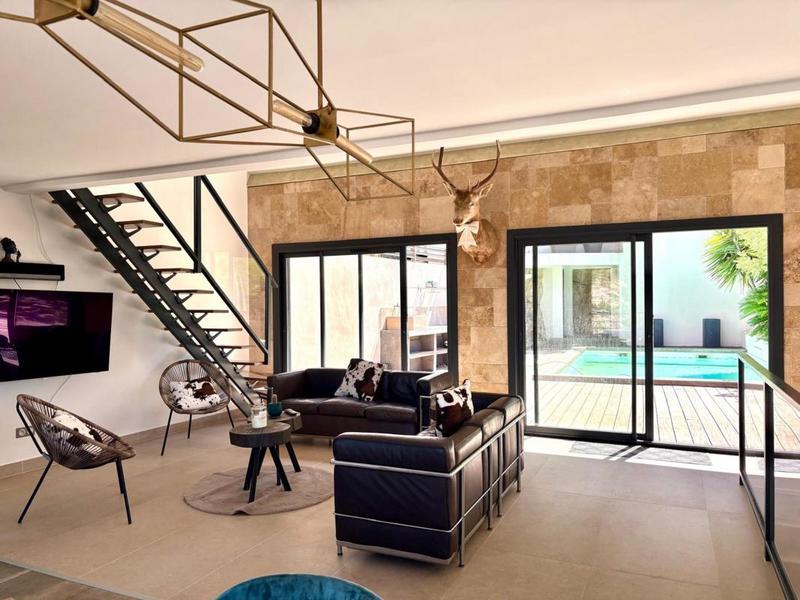 Maison - 169 m² - 5 pièces