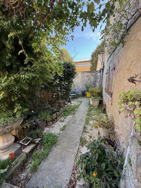 Studio - 33 m² - 1 pièce