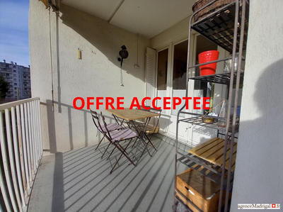 Appartement - 98 m² - 4 pièces