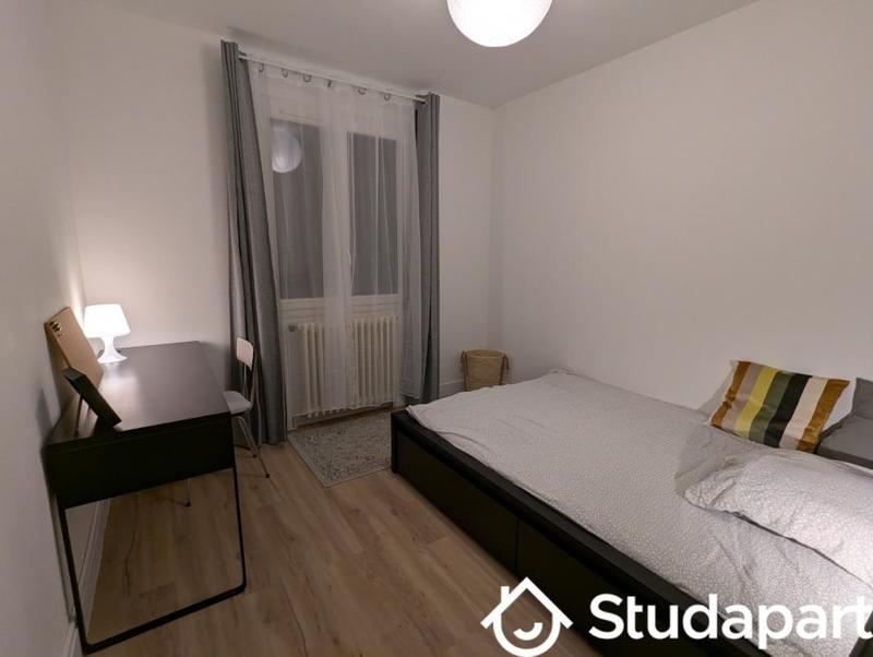 Chambre - 11 m² - 1 pièce