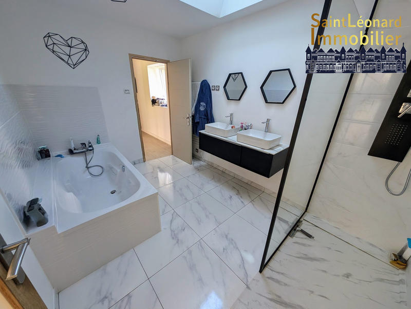 Maison - 188 m² - 6 pièces