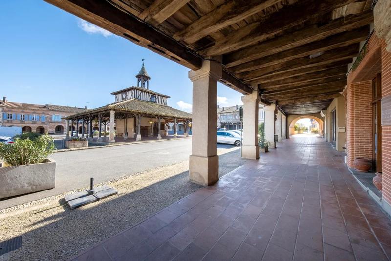 Maison - 333 m² - 15 pièces