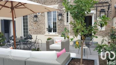 Maison - 200 m² - 7 pièces