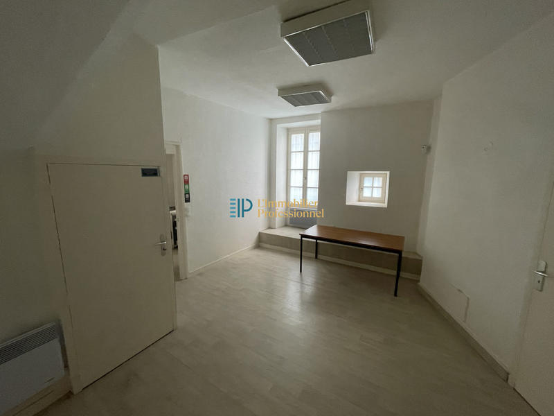 Bureau - 110 m² - 7 pièces